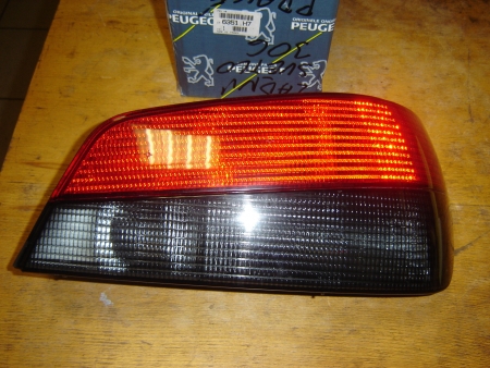 Zadn� sv�tlo 306 sedan